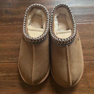 NWT Women’s Ugg Tasman